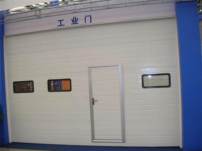 工业快速门如何合理的运行使用.jpg